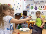 В группе «Семицветик», ведется кружок под названием «Веселая робототехника», где дети, изучив названия и функции деталей конструктора, собирают различные модели.