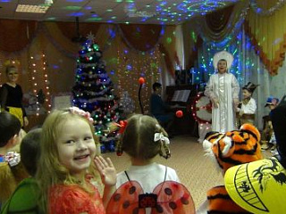 Новогодние утренники в ДОУ