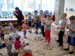 Дети логопедической группы у малышей