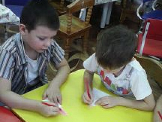 Мы учились складывать из бумаги