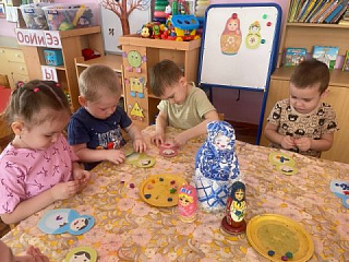 «Нарядные матрёшки»