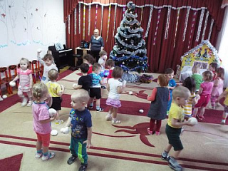 Прощание   с  ёлочкой