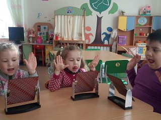 И вновь занятия с учителем -логопедом