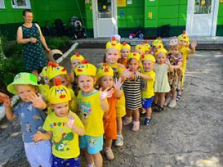 "Семейное тепло в красках нового дня".