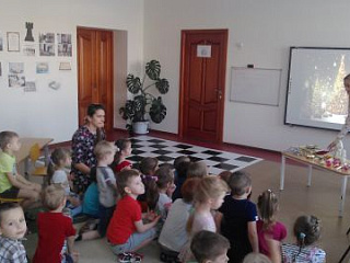 История новогодней игрушки