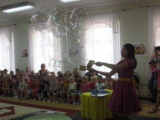 Шоу мыльных пузырей