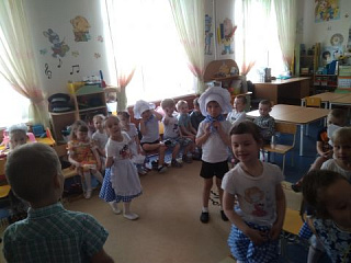 Стали на год старше мы!