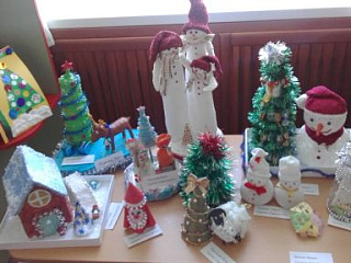 Выставка со сказочными зимними пейзажами, фантазийными сюжетами, шикарными ёлочными игрушками, картинами, рисунками!