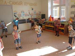 Зарядка с малышами