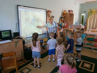 В траве сидел кузнечик